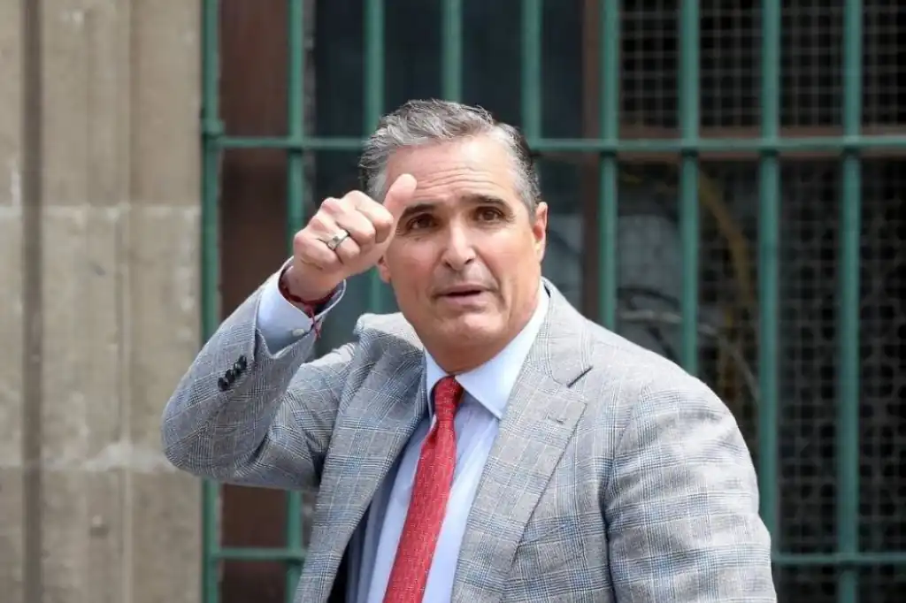Televisa-Univision: Una potencia global en medios en español impulsada por Bernardo Gómez Martínez.